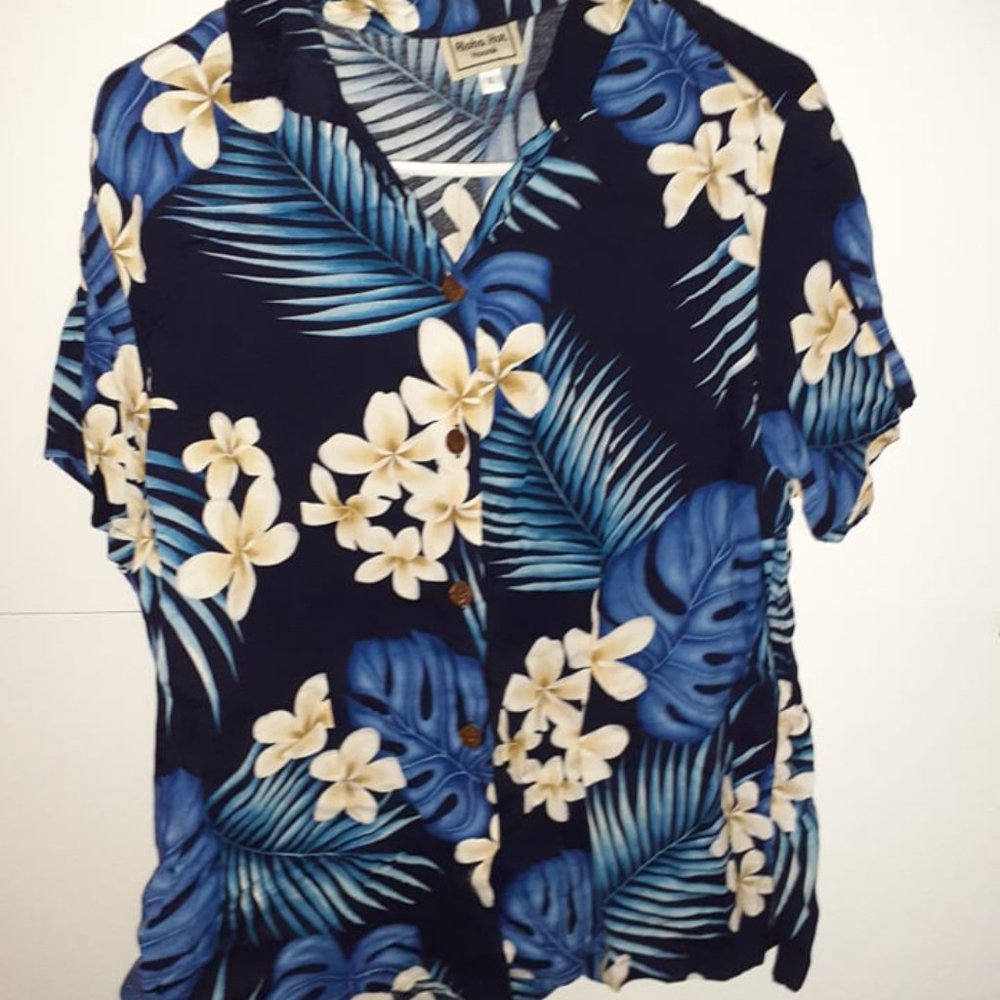 Aloha Hut Large Short Sleeve Top